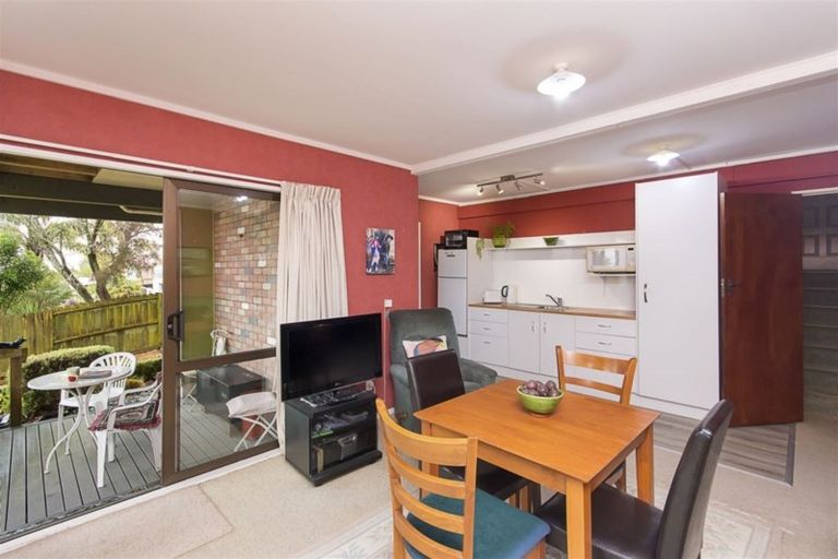 Photo of property in 6 Dunolly Place, Pukekohe, 2120