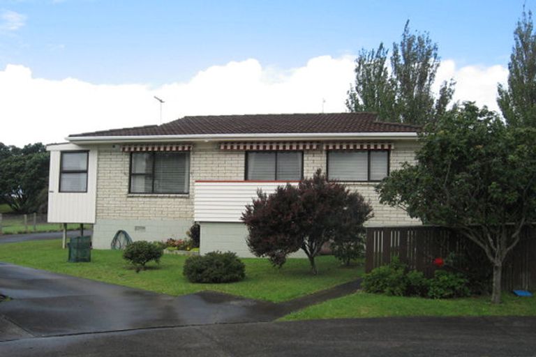 Photo of property in 1/25 Benygloe Place, Highland Park, Auckland, 2010