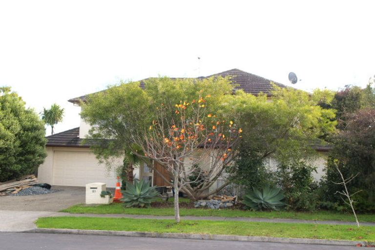 Photo of property in 83 Bob Charles Drive, Golflands, Auckland, 2013