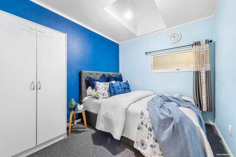 Photo of property in 32 Trojan Crescent, New Lynn, Auckland, 0600