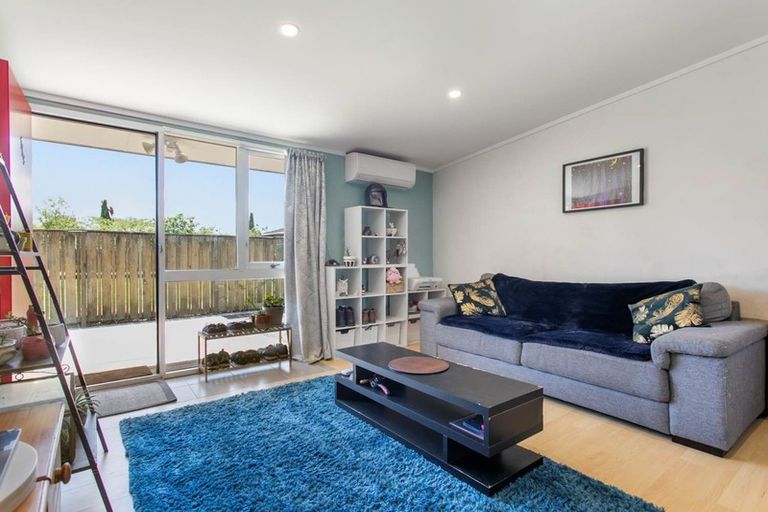 Photo of property in 1/9 Poinsettia Place, Henderson, Auckland, 0610