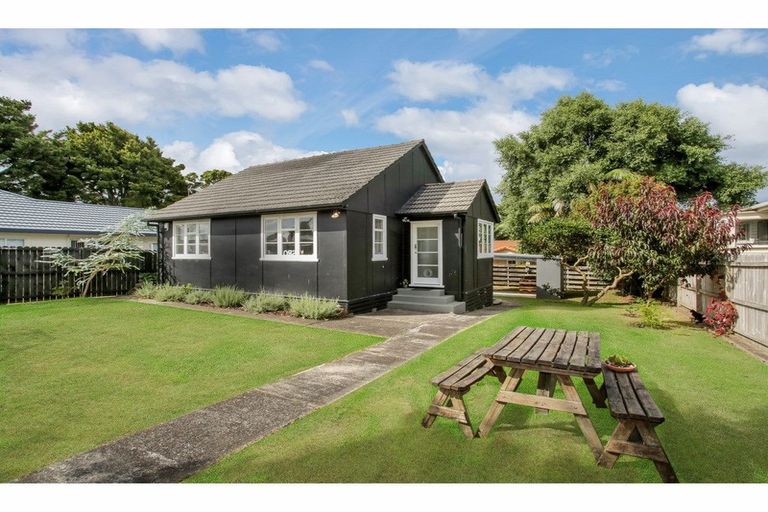 Photo of property in 43 Takanini Road, Takanini, 2112