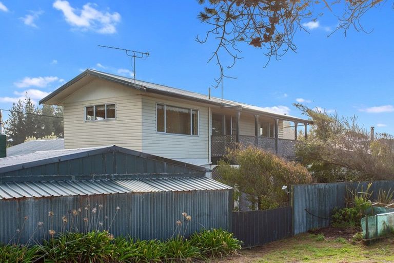 Photo of property in 1 South Crescent, Amberley, 7481