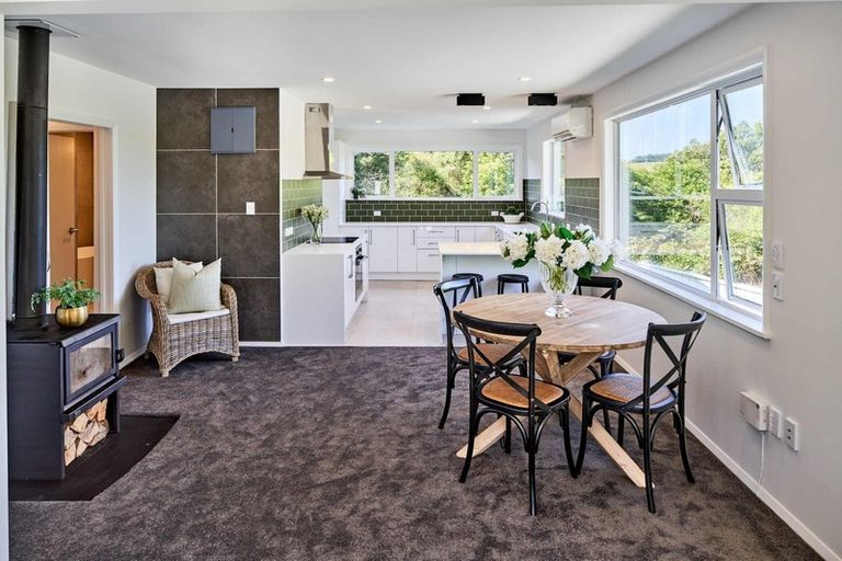 Photo of property in 25 Corlett Road, Plimmerton, Porirua, 5026