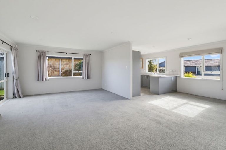 Photo of property in Henry Russell Estate, 21/36 Belgrove Drive, Waipukurau, 4200