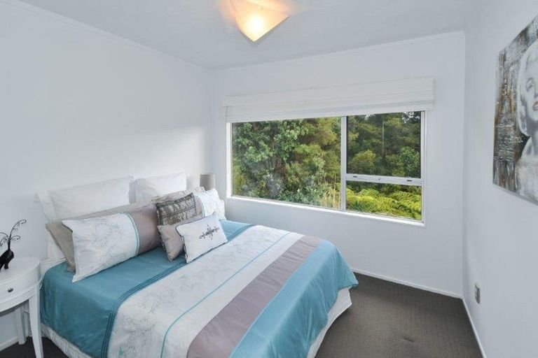 Photo of property in 9/40 Radiata Lane, Chatswood, Auckland, 0626