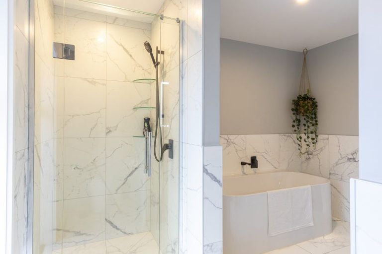 Photo of property in 519 Mangorei Road, Highlands Park, New Plymouth, 4312