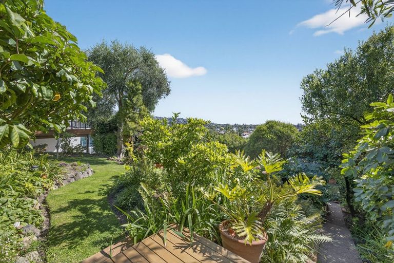 Photo of property in 124a Centaurus Road, Huntsbury, Christchurch, 8022