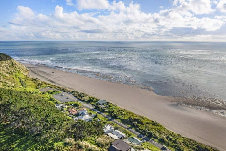 Photo of property in 131 Riria Kereopa Memorial Drive, Raglan, 3297
