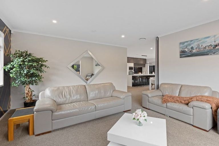 Photo of property in 6 Huarahi Pai Road, Huapai, Kumeu, 0810