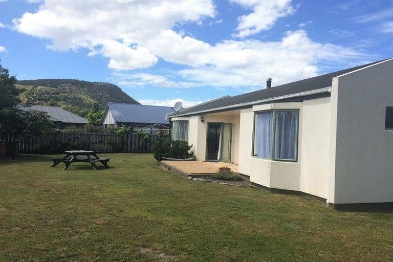 Photo of property in 15 Ragan Lane, Wanaka, 9305