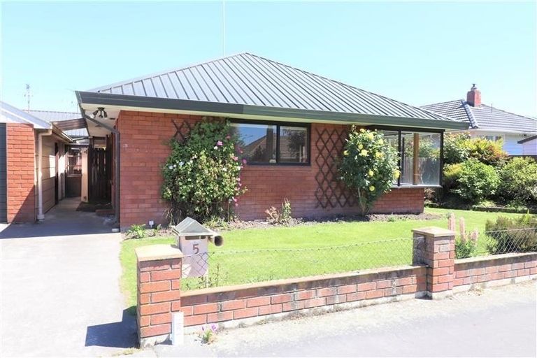 Photo of property in 5 Mottram Street, Redwood, Christchurch, 8051