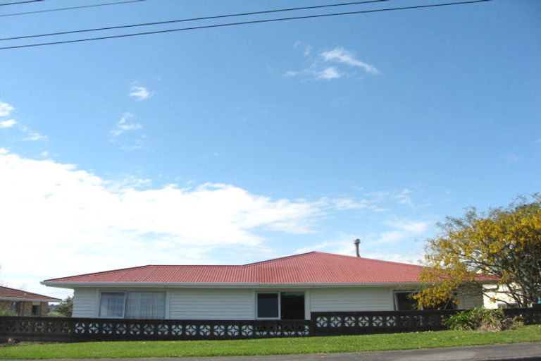 Photo of property in 55 Queens Road, Glen Avon, New Plymouth, 4312
