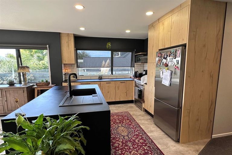 Photo of property in 9a Holden Avenue, Holdens Bay, Rotorua, 3010