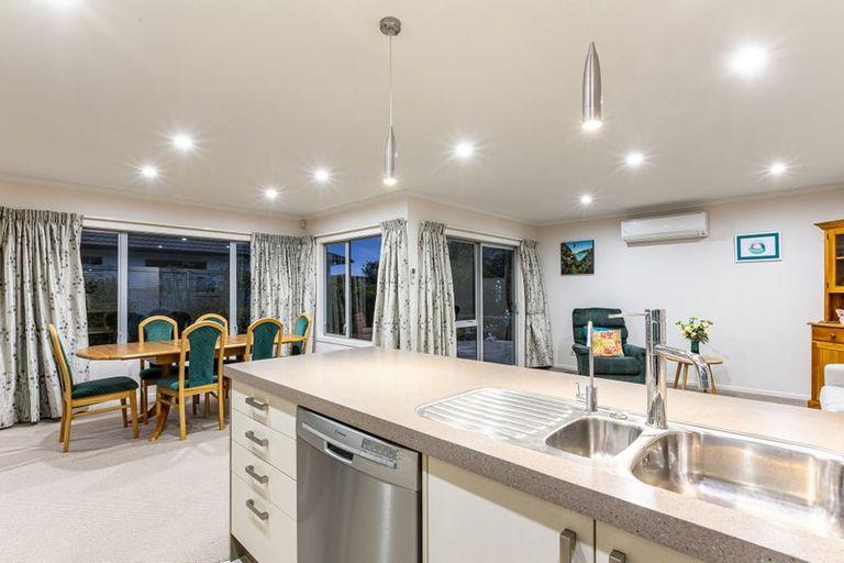 Photo of property in 19 Tongariro Drive, Aotea, Porirua, 5024