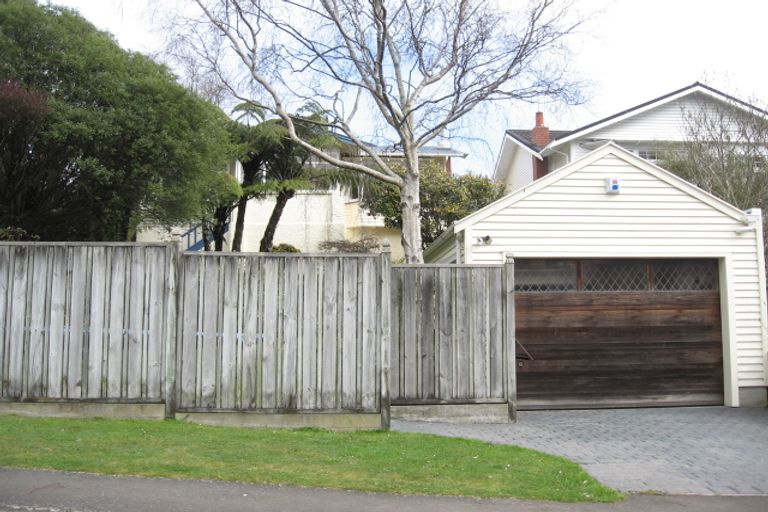 Photo of property in 8 Burrows Avenue, Karori, Wellington, 6012