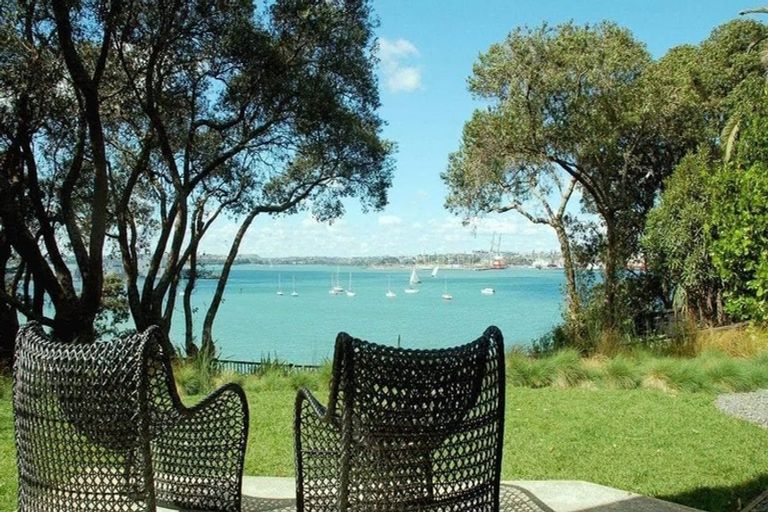 Photo of property in 25a Stanley Point Road, Stanley Point, Auckland, 0624