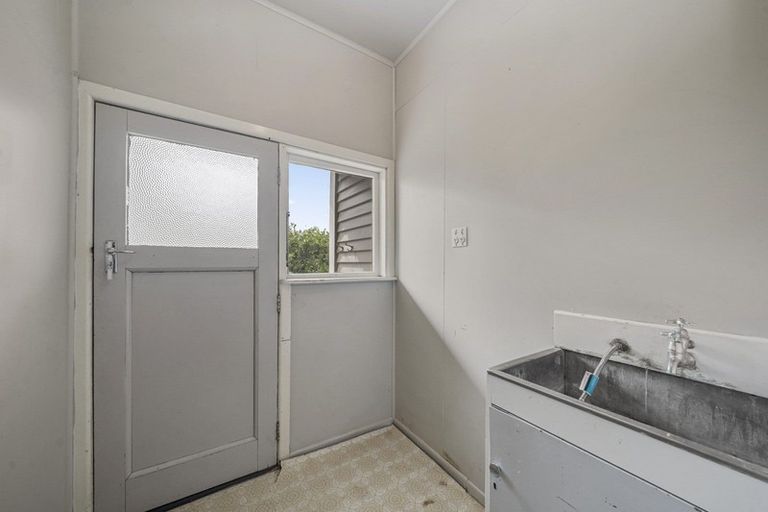 Photo of property in 3 Panama Street, Martinborough, 5711