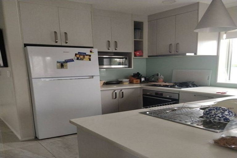 Photo of property in 28 Saddleback Crescent, Papakura, 2110