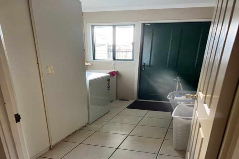 Photo of property in 16 Oakleigh Avenue, Takanini, 2112