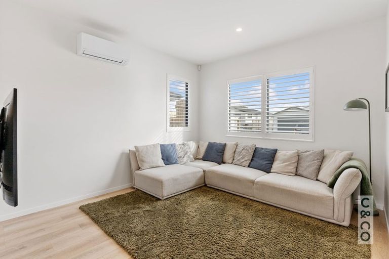 Photo of property in 12 Paihere Street, Huapai, Kumeu, 0810