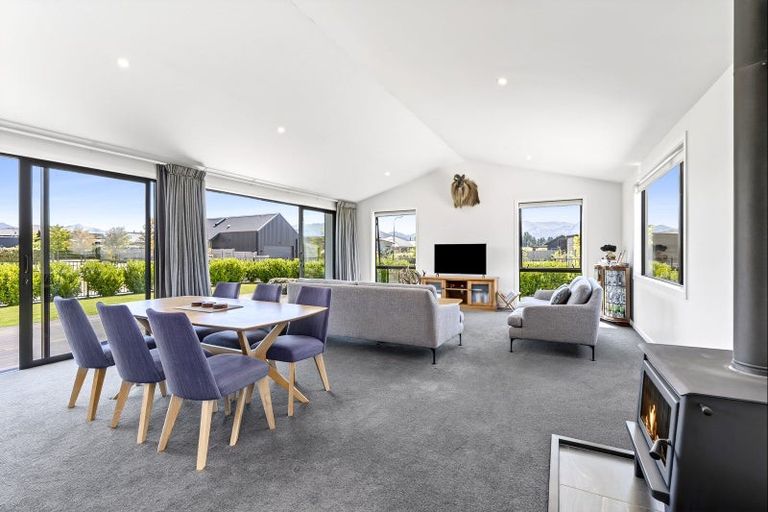 Photo of property in 19 Pounamu Avenue, Albert Town, Wanaka, 9305