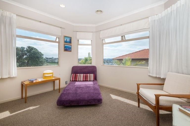 Photo of property in 8/126 Whangaparaoa Road, Red Beach, 0932
