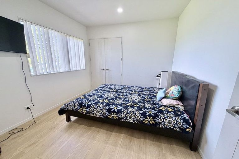 Photo of property in 547 Great South Road, Rosehill, Papakura, 2113