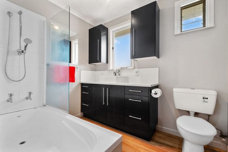 Photo of property in 6 Kahu Street, Utuhina, Rotorua, 3015