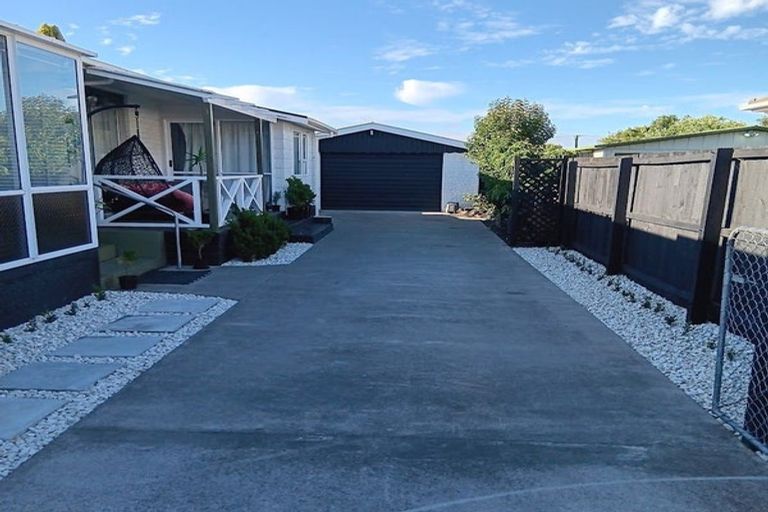 Photo of property in 26 Daniels Road, Redwood, Christchurch, 8051