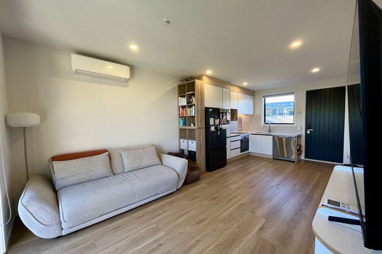 Photo of property in 27d Dawnhaven Drive, Te Atatu Peninsula, Auckland, 0610