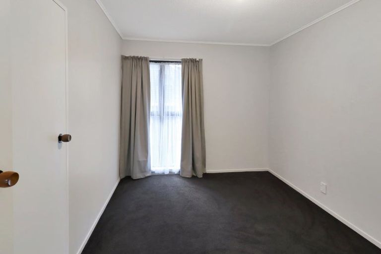 Photo of property in 87 Percy Dyett Drive, Karori, Wellington, 6012