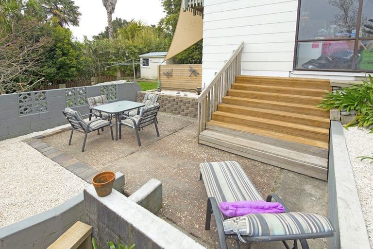 Photo of property in 70 Vandeleur Avenue, Birkdale, Auckland, 0626
