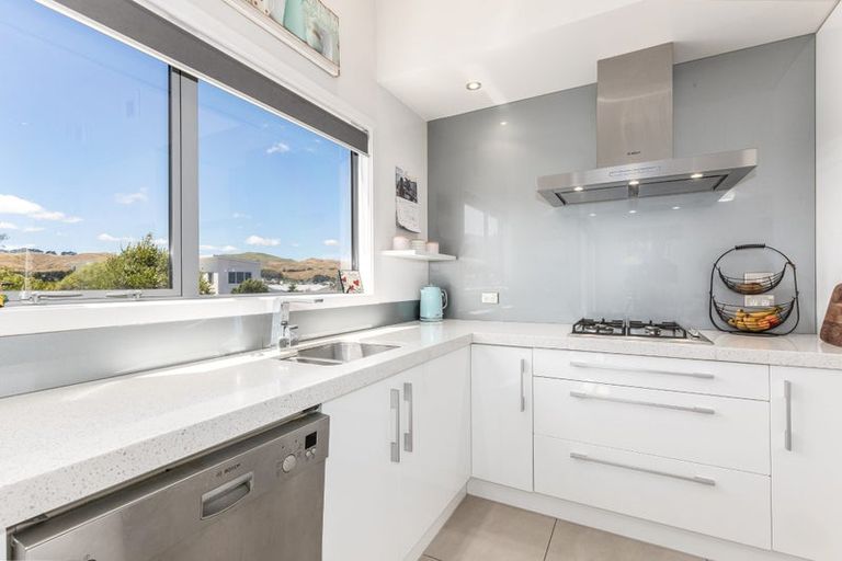 Photo of property in 28 Nelson Avenue, Aotea, Porirua, 5024