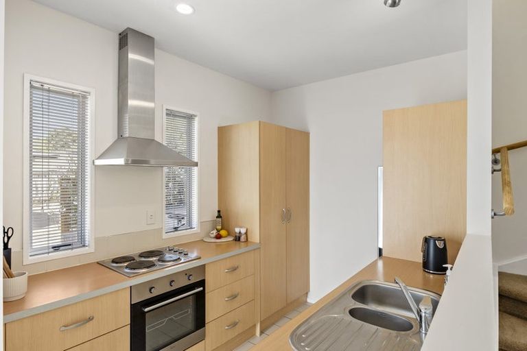 Photo of property in 31 Albionvale Road, Glen Eden, Auckland, 0602