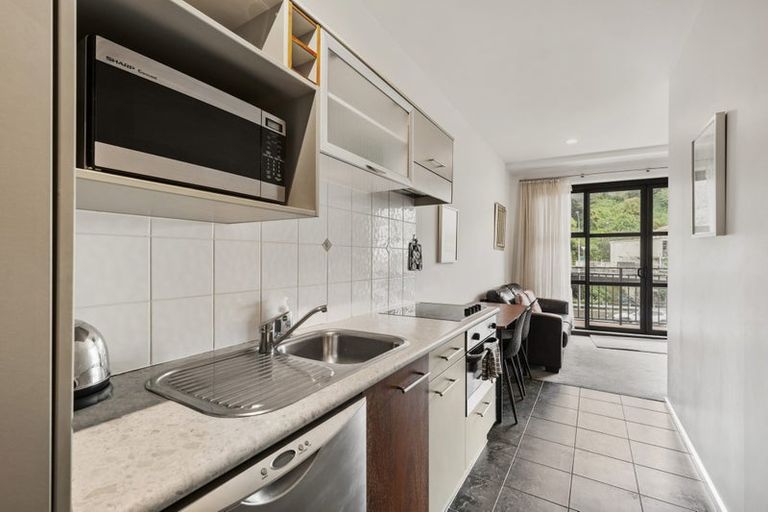 Photo of property in Atrium Apartments, 3n/154 The Terrace, Wellington Central, Wellington, 6011