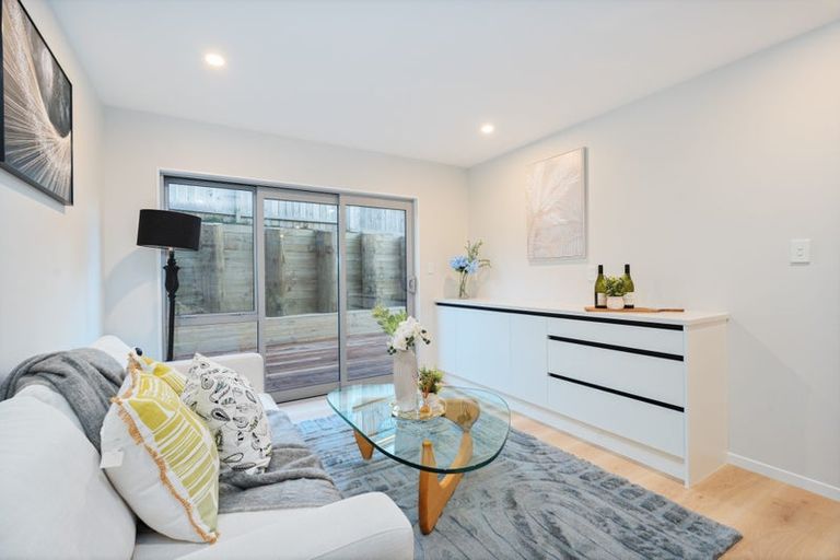 Photo of property in 10 Vino Cina Heights, Ranui, Auckland, 0612