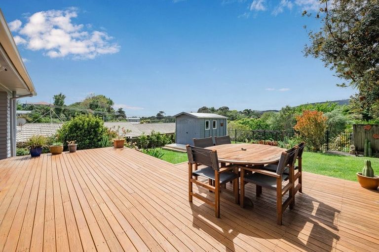 Photo of property in 106 Renown Road, Raumati South, Paraparaumu, 5032