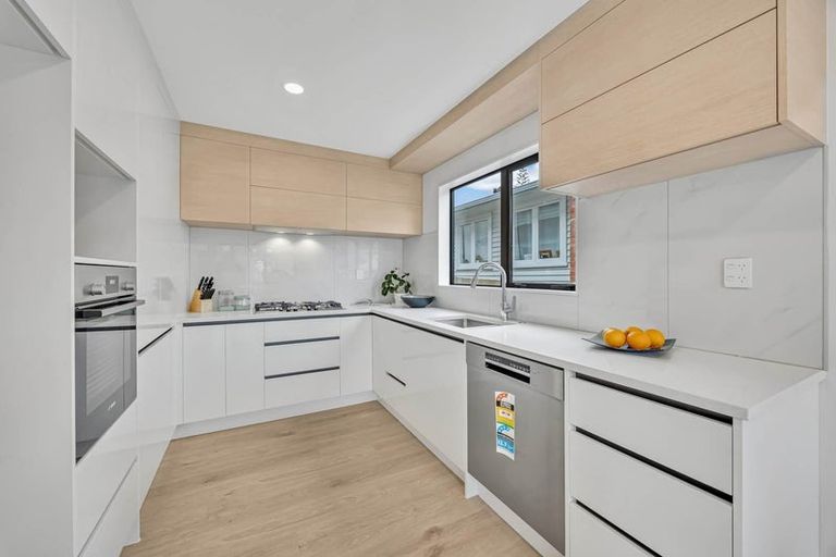 Photo of property in 20a Seine Road, Forrest Hill, Auckland, 0620