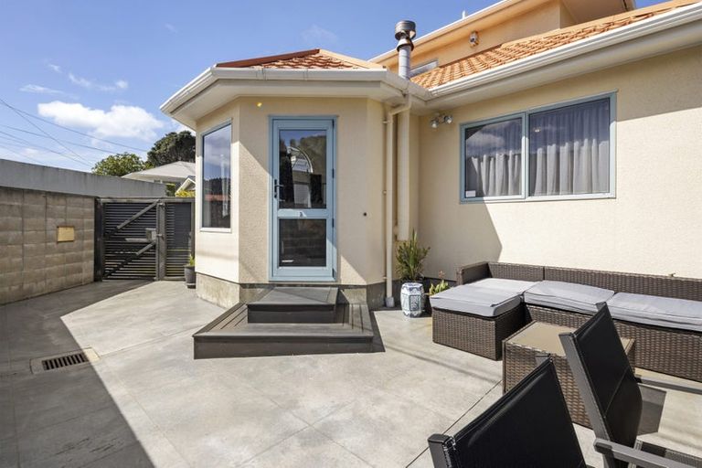 Photo of property in 29b The Parade, Island Bay, Wellington, 6023