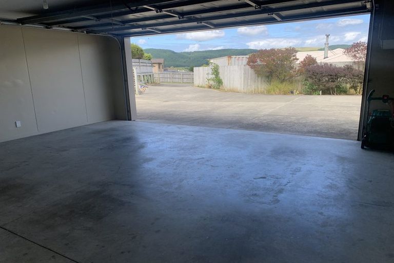 Photo of property in 99 Bing Lucas Drive, Tawa, Wellington, 5028