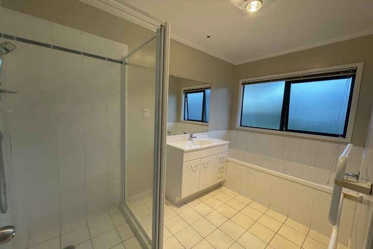 Photo of property in 9 Anrath Close, East Tamaki, Auckland, 2016