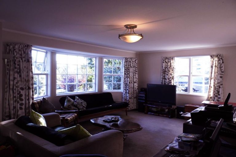 Photo of property in 1/29 Beaudine Avenue, Glenfield, Auckland, 0629