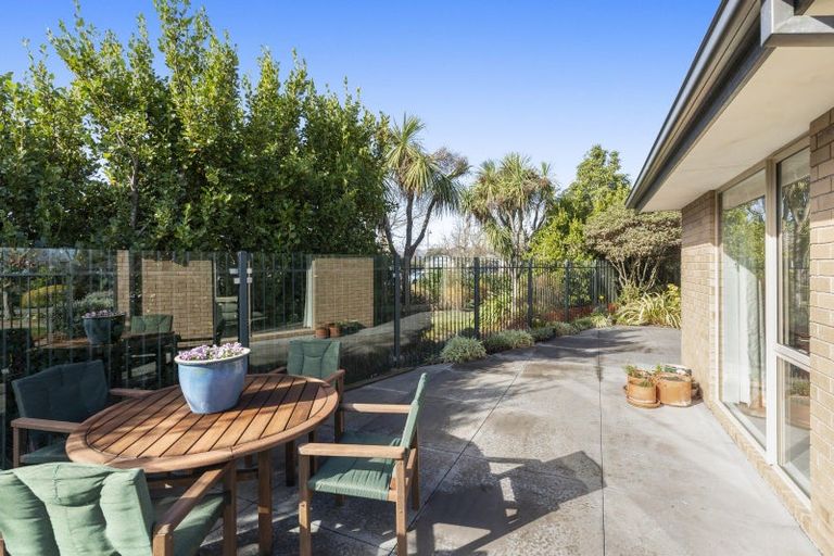 Photo of property in 22 Mokihi Gardens, Hillmorton, Christchurch, 8024