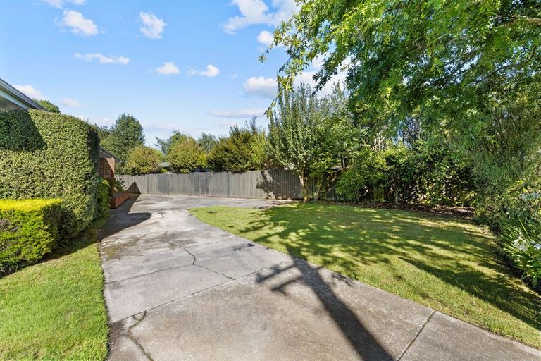 Photo of property in 39 Martbern Crescent, Bishopdale, Christchurch, 8053