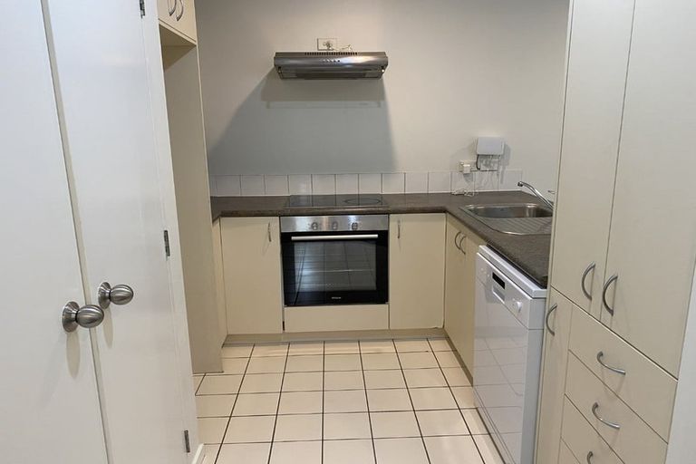 Photo of property in 13/30 John Jennings Drive, Oteha, Auckland, 0632