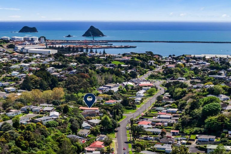 Photo of property in 42 Seaview Road, Marfell, New Plymouth, 4310
