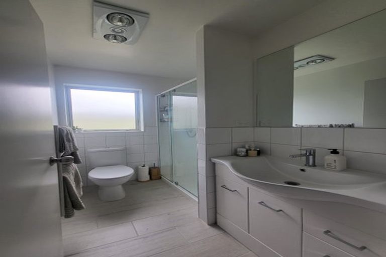 Photo of property in 74 Totara Meadows Court, Wiri, Auckland, 2104