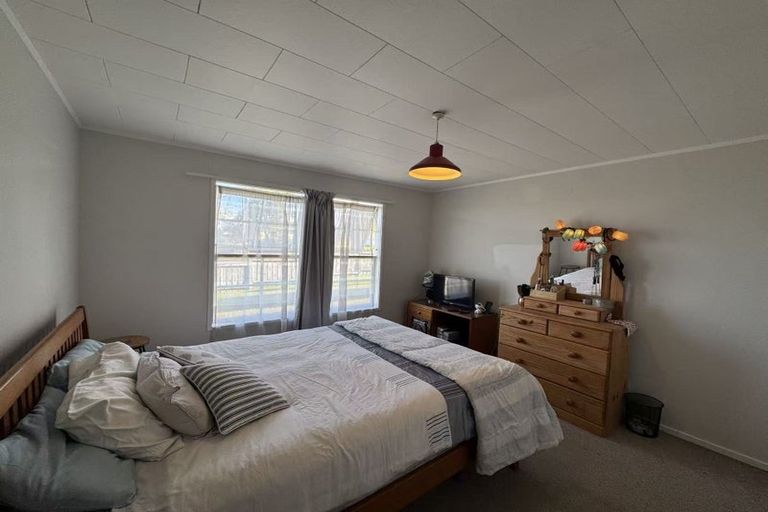 Photo of property in 959a Beach Road, Torbay, Auckland, 0630