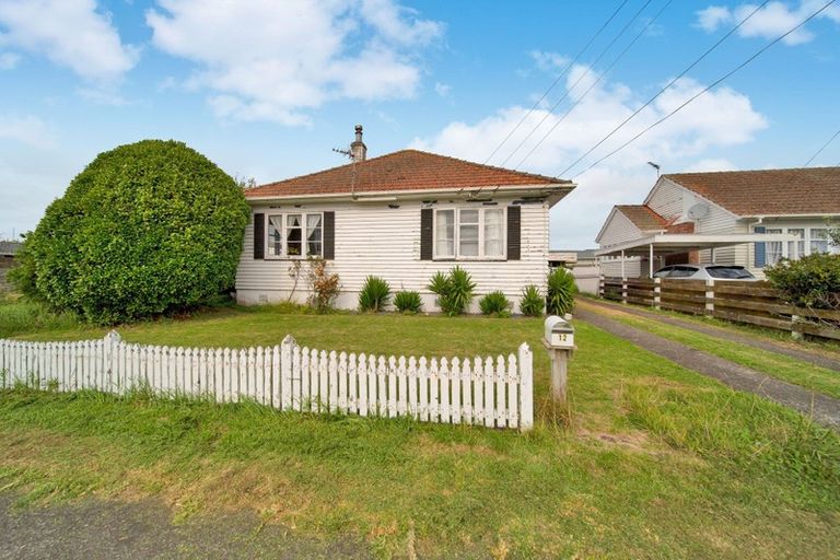 Photo of property in 12 Caledonia Street, Hawera, 4610